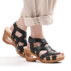 Dansko Tempest Black Leather Strappy Sandals